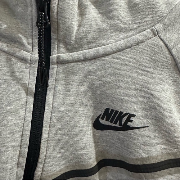 Nike Womens Grey Gray Tech Fleece Techfleece Size Small Cropped Full Zip Hoodie - Picture 5 of 10